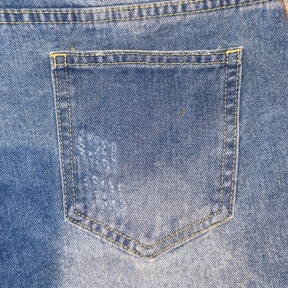 NEW Pretty Little Thing Blue Denim Distressed Shorts - Picture 8 of 8
